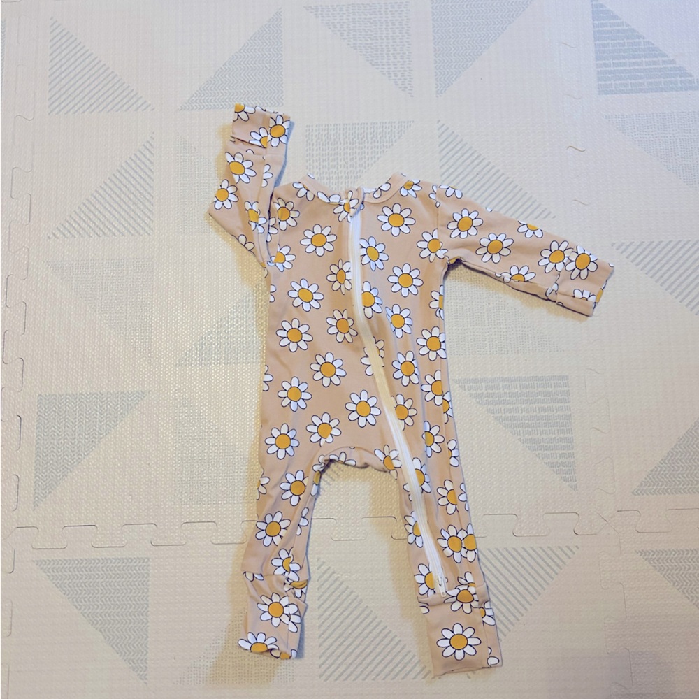 SIIX Daisy Sleeper from SpearminLOVE - EUC